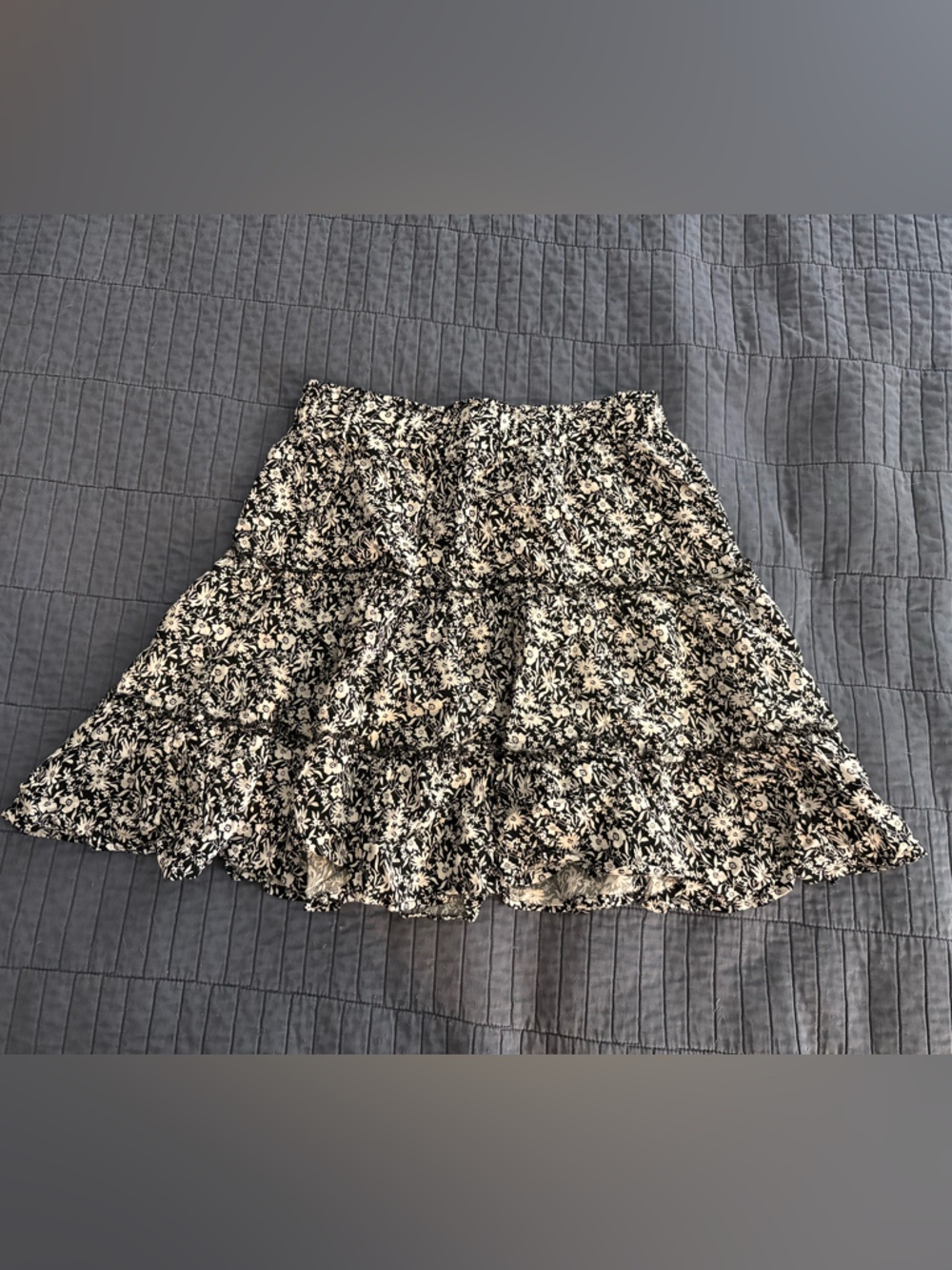 Cynthia Rowley Black and White Floral Flowy Knee Length Elastic Waist Skirt